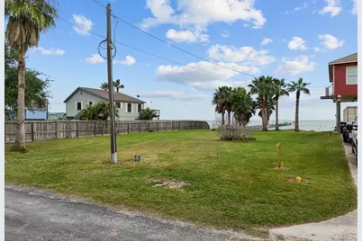 1035 6th Street, San Leon, TX 77539 - Photo 9