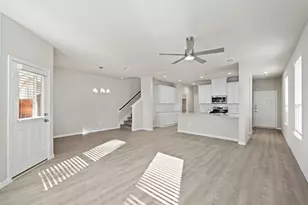 835 Red Oakland Dr, Houston, TX 77090 - Photo 3