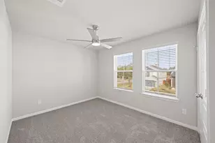 835 Red Oakland Dr, Houston, TX 77090 - Photo 11