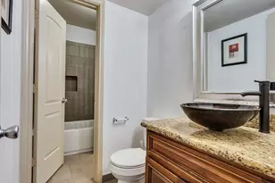 1701 Upland Dr, Houston, TX 77043 - Photo 17