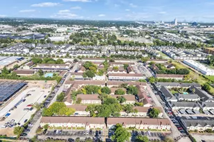 1701 Upland Dr, Houston, TX 77043 - Photo 27