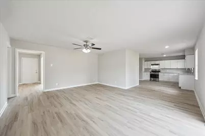 5922 Fontenelle Drive, Houston, TX 77035 - Photo 5