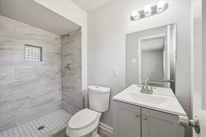 5922 Fontenelle Drive, Houston, TX 77035 - Photo 13