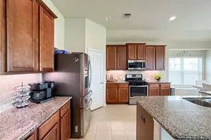 3612 Gracie Cir, Pearland, TX 77584 - Photo 5