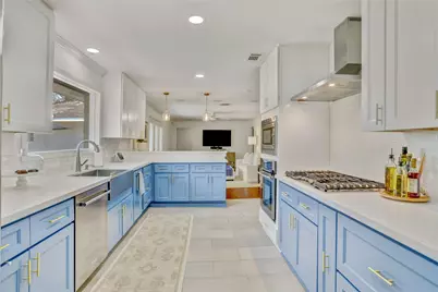 4606 Waynesboro Drive, Houston, TX 77035 - Photo 15