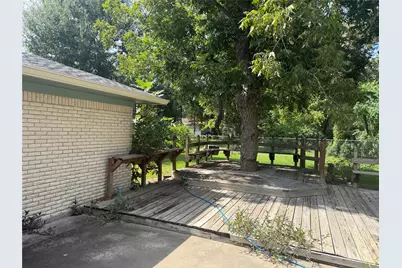 309 Linden Lane, Lake Jackson, TX 77566 - Photo 3