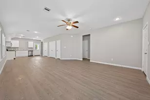 813 Jefferson Ave, Cleveland, TX 77327 - Photo 3