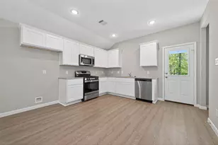 813 Jefferson Ave, Cleveland, TX 77327 - Photo 5