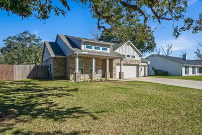 322 Wellshire Drive, West Columbia, TX 77486 - Photo 1