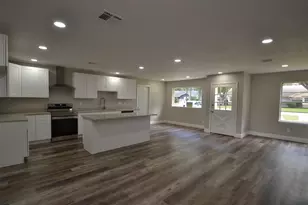 731 James St, Tomball, TX 77375 - Photo 1