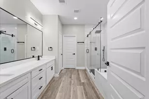 8309 Holiday Ln, Houston, TX 77075 - Photo 11