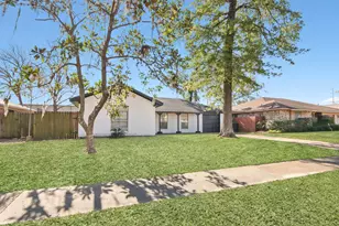 8410 Rinn St, Houston, TX 77078 - Photo 3