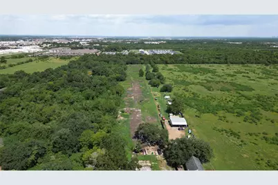 418 W Archer Road, Baytown, TX 77521 - Photo 23