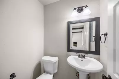 10647 Hazelhurst Drive, Houston, TX 77043 - Photo 13