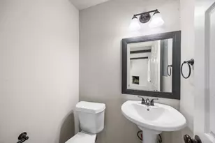 10647 Hazelhurst Dr, Houston, TX 77043 - Photo 13