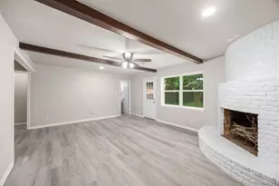 10647 Hazelhurst Dr, Houston, TX 77043 - Photo 7