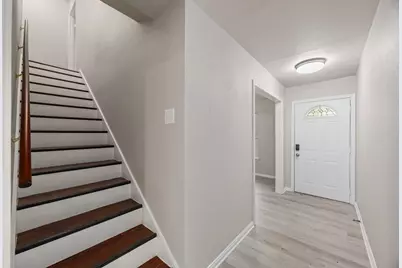 10647 Hazelhurst Drive, Houston, TX 77043 - Photo 5