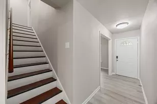 10647 Hazelhurst Dr, Houston, TX 77043 - Photo 5