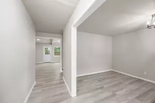 10647 Hazelhurst Dr, Houston, TX 77043 - Photo 3