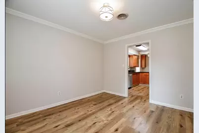 10706 Inwood Drive, Houston, TX 77042 - Photo 11