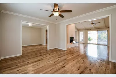 10706 Inwood Drive, Houston, TX 77042 - Photo 5