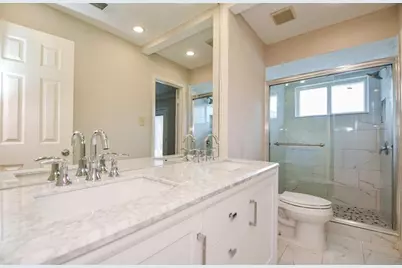 10706 Inwood Drive, Houston, TX 77042 - Photo 19
