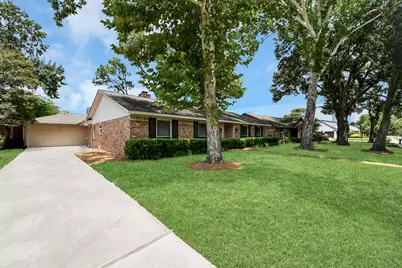 10706 Inwood Drive, Houston, TX 77042 - Photo 3