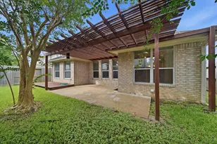 1631 Crescent Shores Ln, Pasadena, TX 77586 - Photo 11