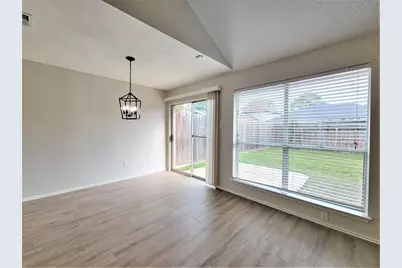 11410 Sunny Creek Drive, Houston, TX 77066 - Photo 7