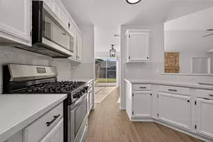 11410 Sunny Creek Dr, Houston, TX 77066 - Photo 15