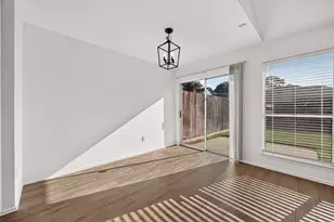 11410 Sunny Creek Dr, Houston, TX 77066 - Photo 9