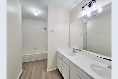 11410 Sunny Creek Drive, Houston, TX 77066 - Photo 13
