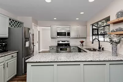 9 Silver Elm Place, The Woodlands, TX 77381 - Photo 13