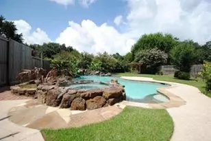 2731 Lakeside Village Dr, Missouri City, TX 77459 - Photo 3