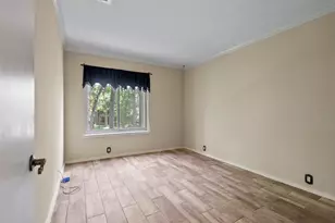 53 Litchfield Ln, Houston, TX 77024 - Photo 15