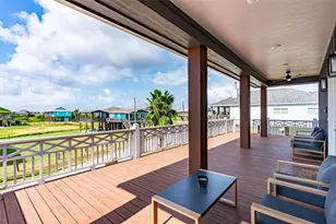 972 Driftwood Dr, Crystal Beach, TX 77650 - Photo 11