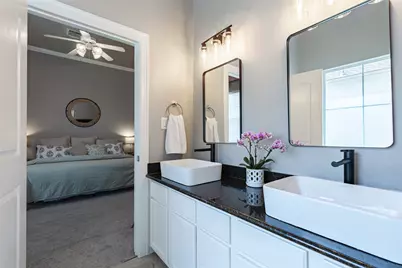 930 McKinney Park Lane, Houston, TX 77003 - Photo 29