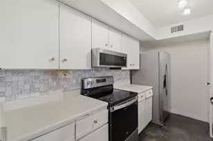 3809 Sunrise Dr, La Porte, TX 77571 - Photo 11