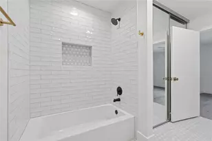 201 Vanderpool Ln, Houston, TX 77024 - Photo 21