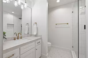 201 Vanderpool Ln, Houston, TX 77024 - Photo 23