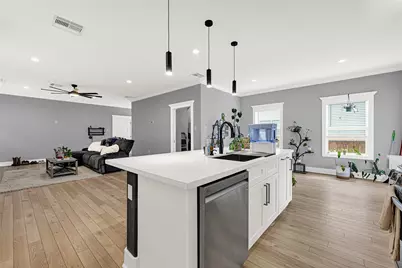 3513 Omega Street, Houston, TX 77022 - Photo 9