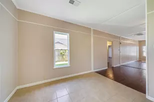 709 E 26th St, Houston, TX 77009 - Photo 13