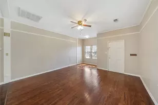 709 E 26th St, Houston, TX 77009 - Photo 5