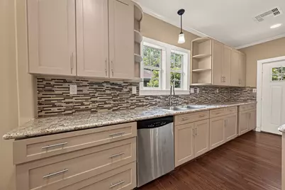 1419 Lombardy Street, Houston, TX 77023 - Photo 13