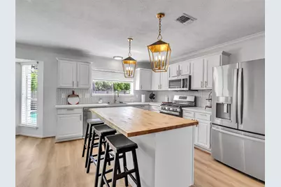 2605 S Mission Circle, Friendswood, TX 77546 - Photo 9