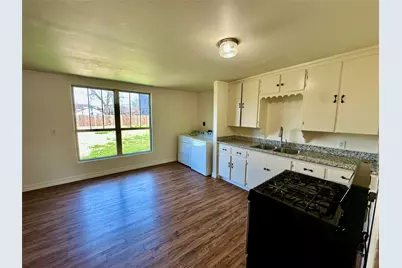 221 Noras Lane, Houston, TX 77022 - Photo 3