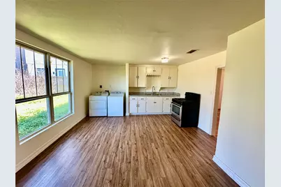 221 Noras Lane, Houston, TX 77022 - Photo 9