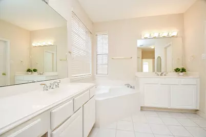 5718 Sapphire Bay Court, Sugar Land, TX 77479 - Photo 33