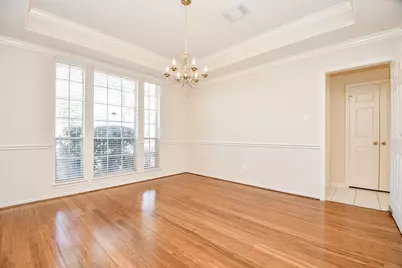 5718 Sapphire Bay Court, Sugar Land, TX 77479 - Photo 9