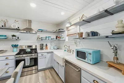 3101 Kleinmann Avenue, Galveston, TX 77551 - Photo 11